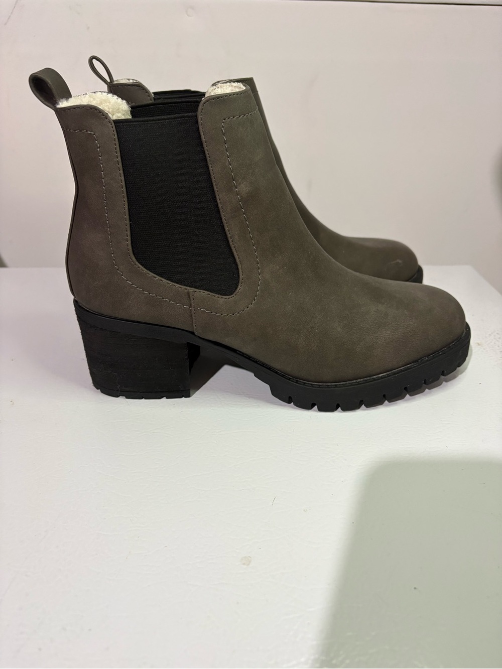 Women’s Chelsea Boot with Faux Shearling Lining - Taupe